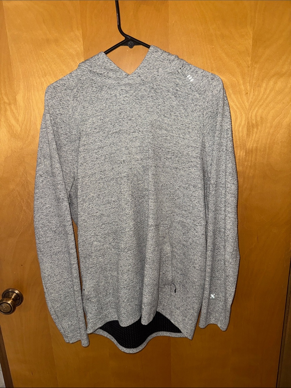 Men's Lululemon Lightweight Gray Hooded Long-Sleeve Shirt